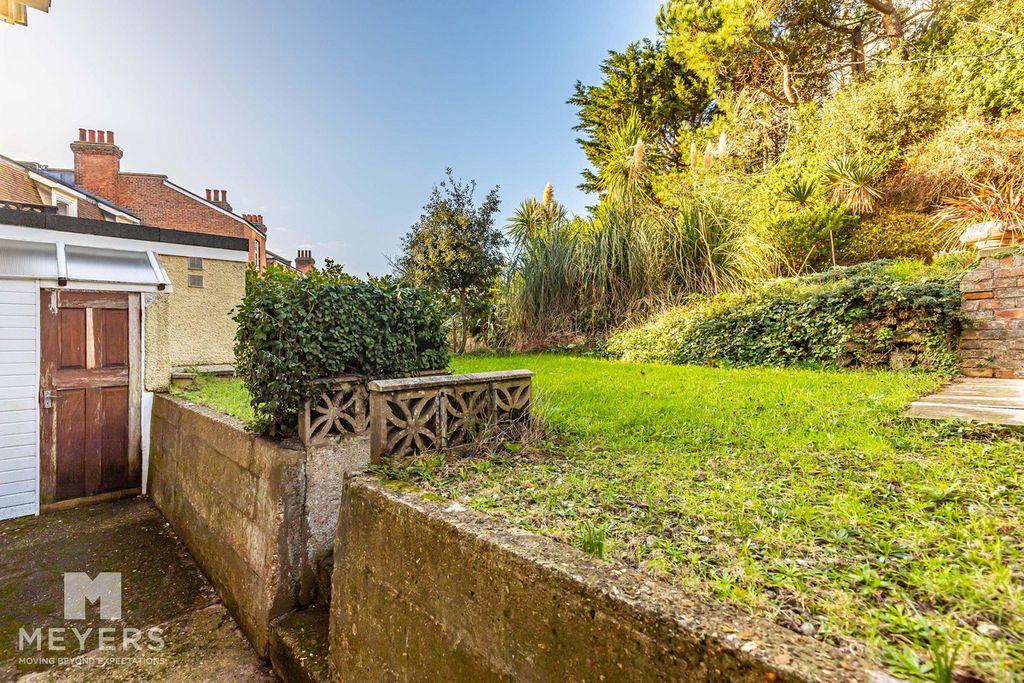 Property photo 3 of 18