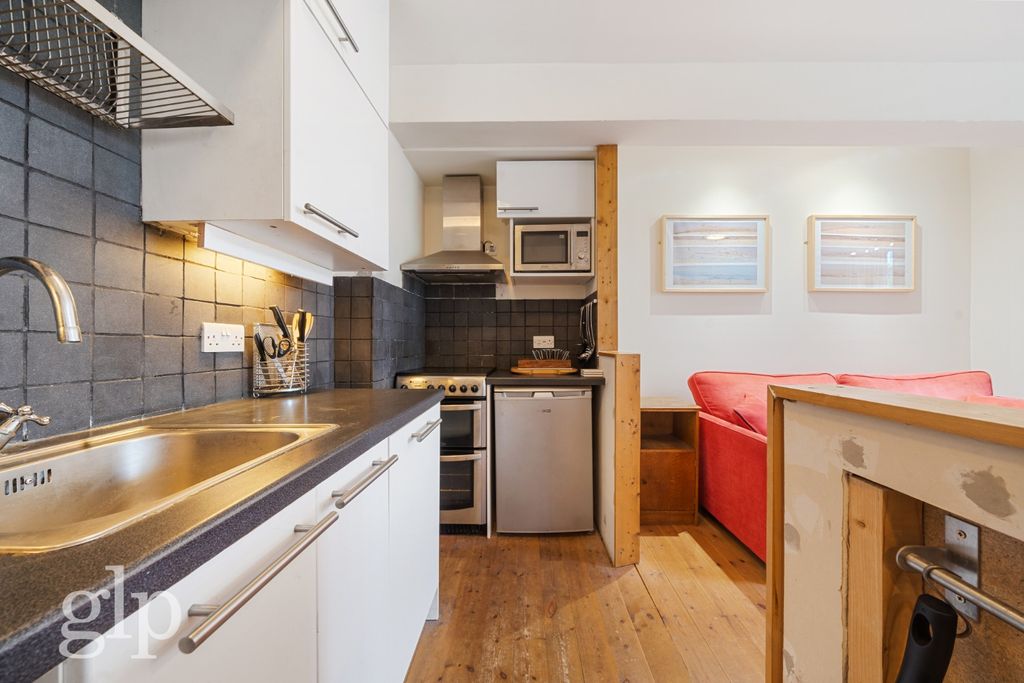 Property photo 3 of 12 3958589