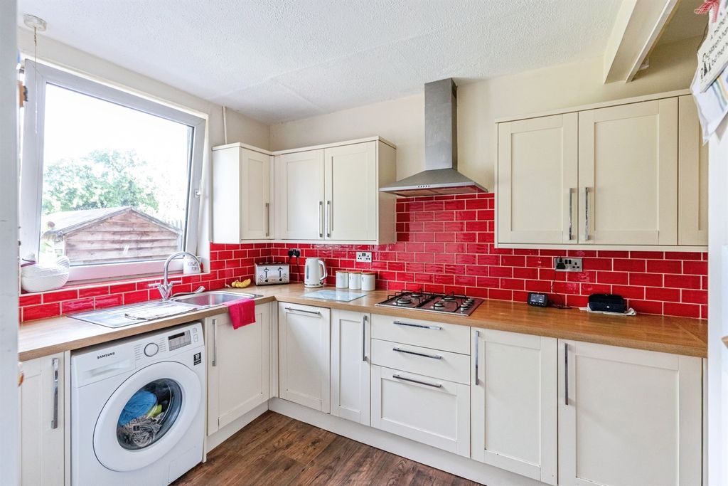 Property photo 2 of 12