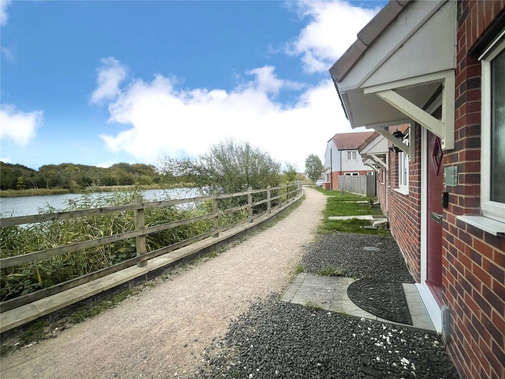 Property photo 1 of 16 External