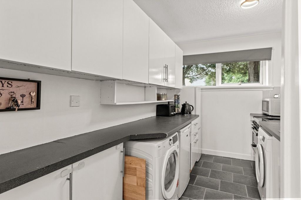 Property photo 3 of 16 5187556