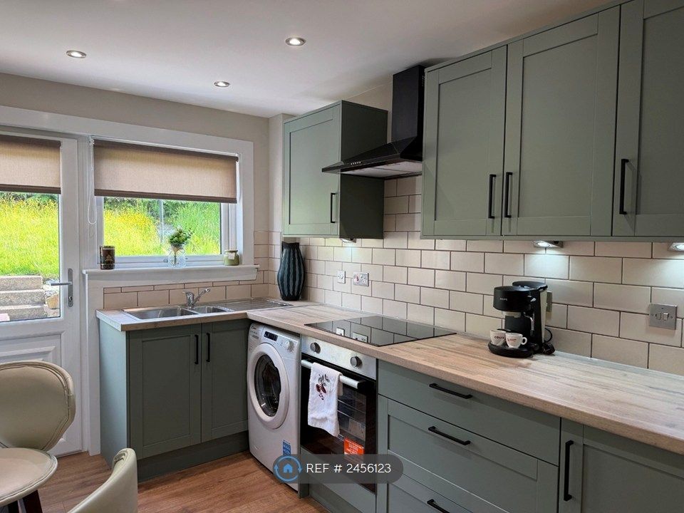 Property photo 2 of 18 Kitchen