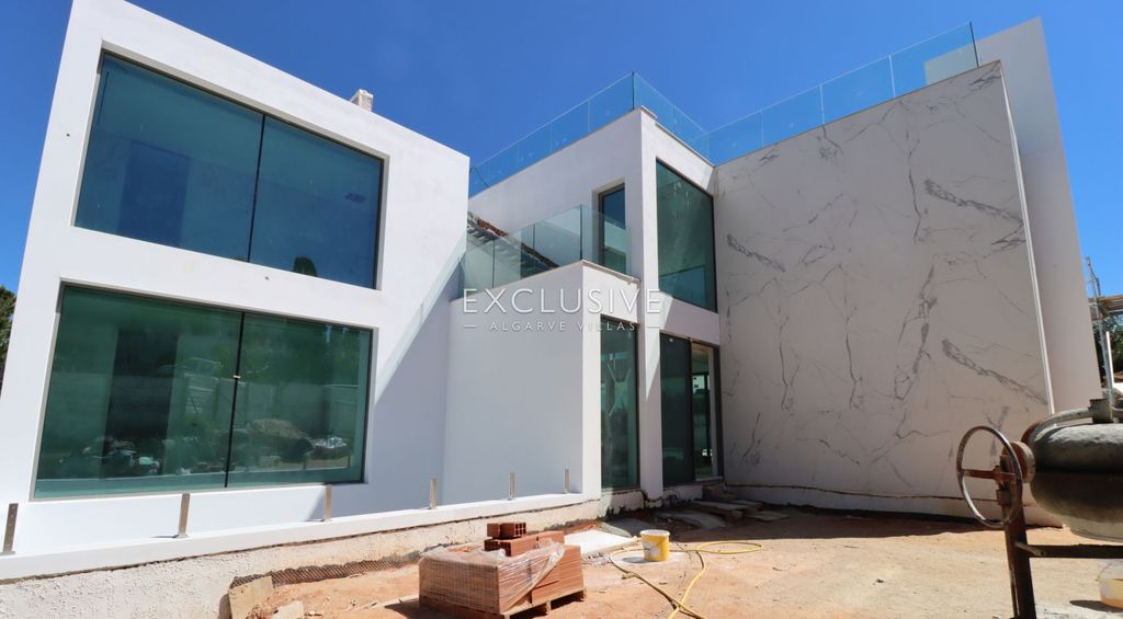 Property photo 2 of 25