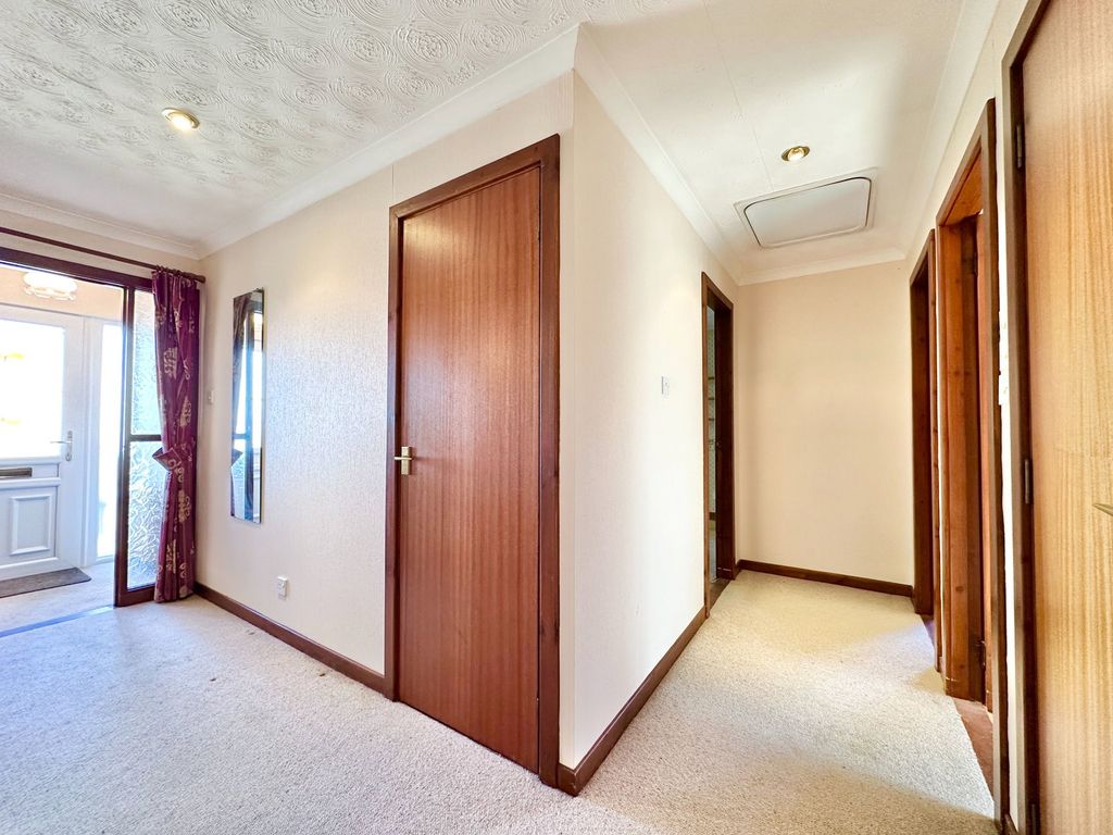 Property photo 3 of 30