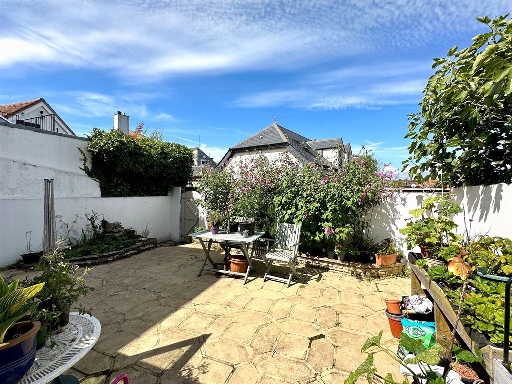Property photo 3 of 21 Picture No. 16