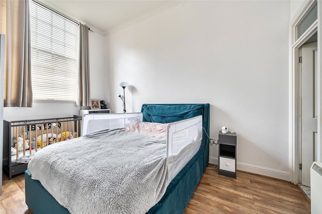 Property photo 3 of 17 Picture No. 12