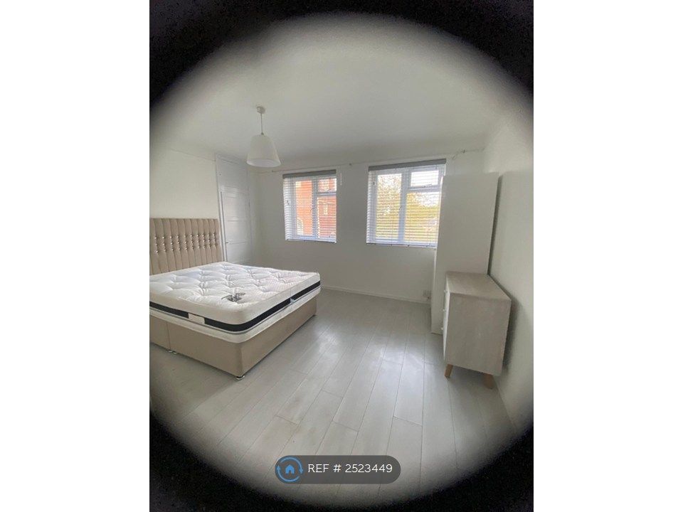 Property photo 1 of 3