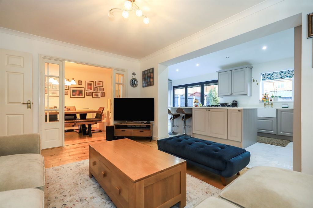 Property photo 2 of 26