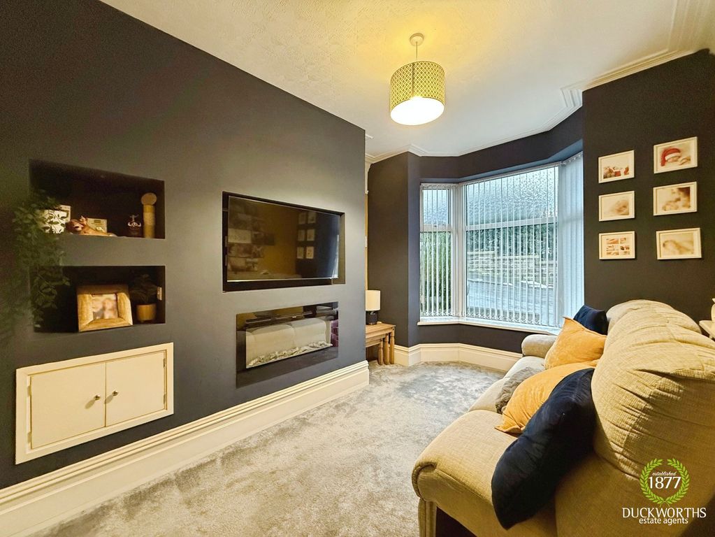 Property photo 2 of 31