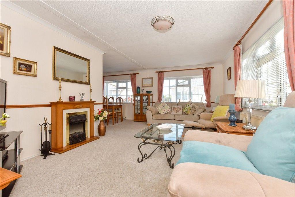 Property photo 3 of 13 Lounge/ Diner