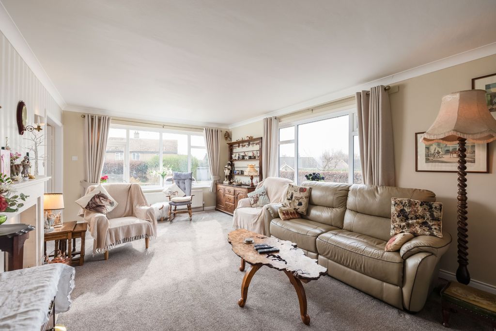 Property photo 3 of 16 Photo 4