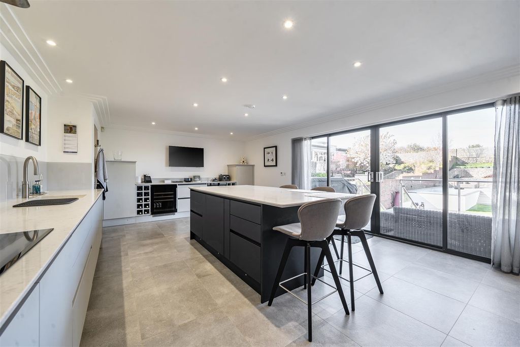 Property photo 3 of 21 1440064 (8).Jpg