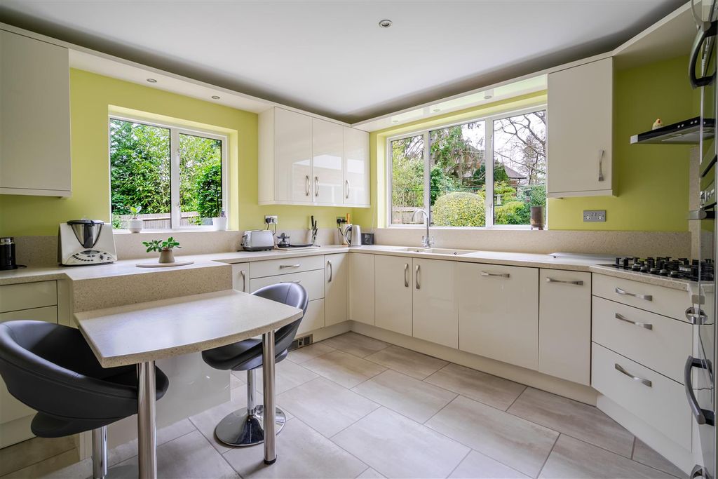 Property photo 3 of 13