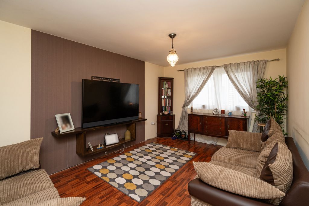 Property photo 2 of 11 Property Image 2