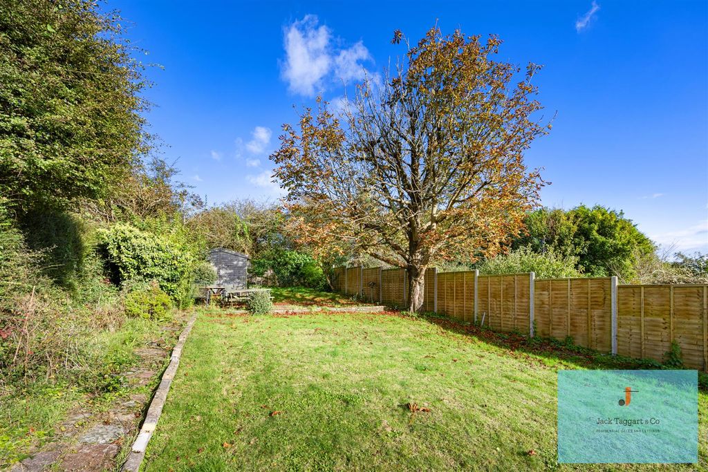 Property photo 2 of 21