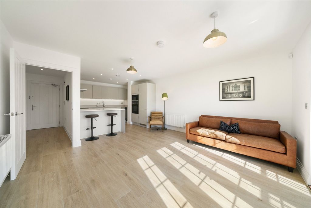Property photo 2 of 12 Open Plan