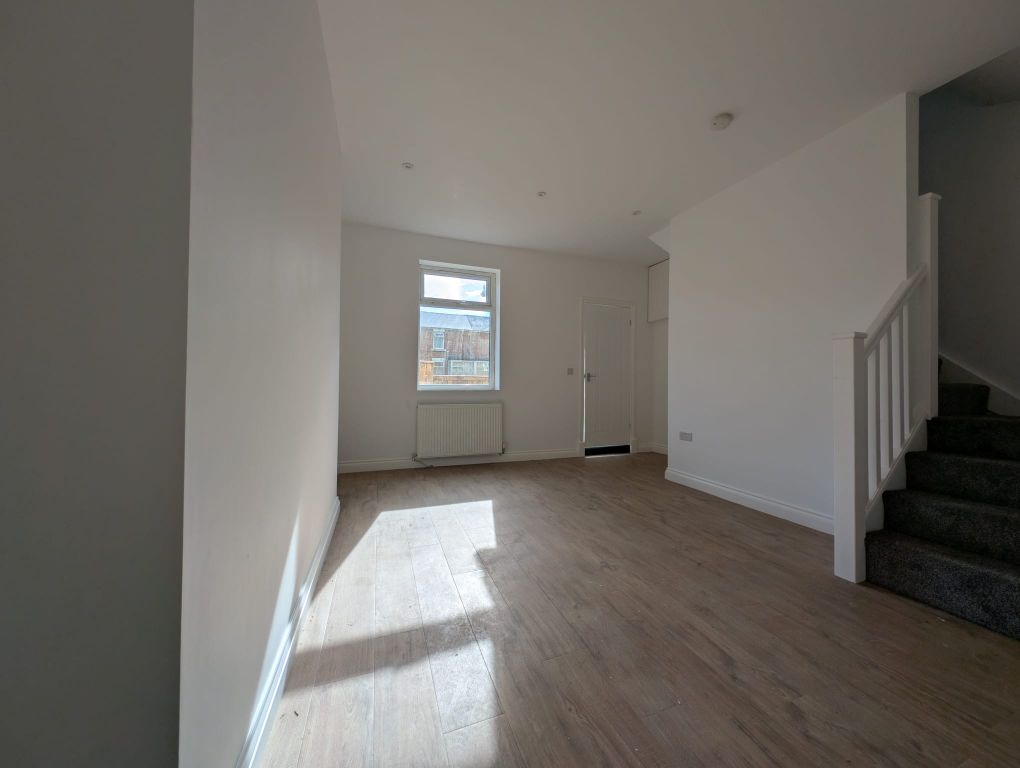 Property photo 3 of 16 Photo 2