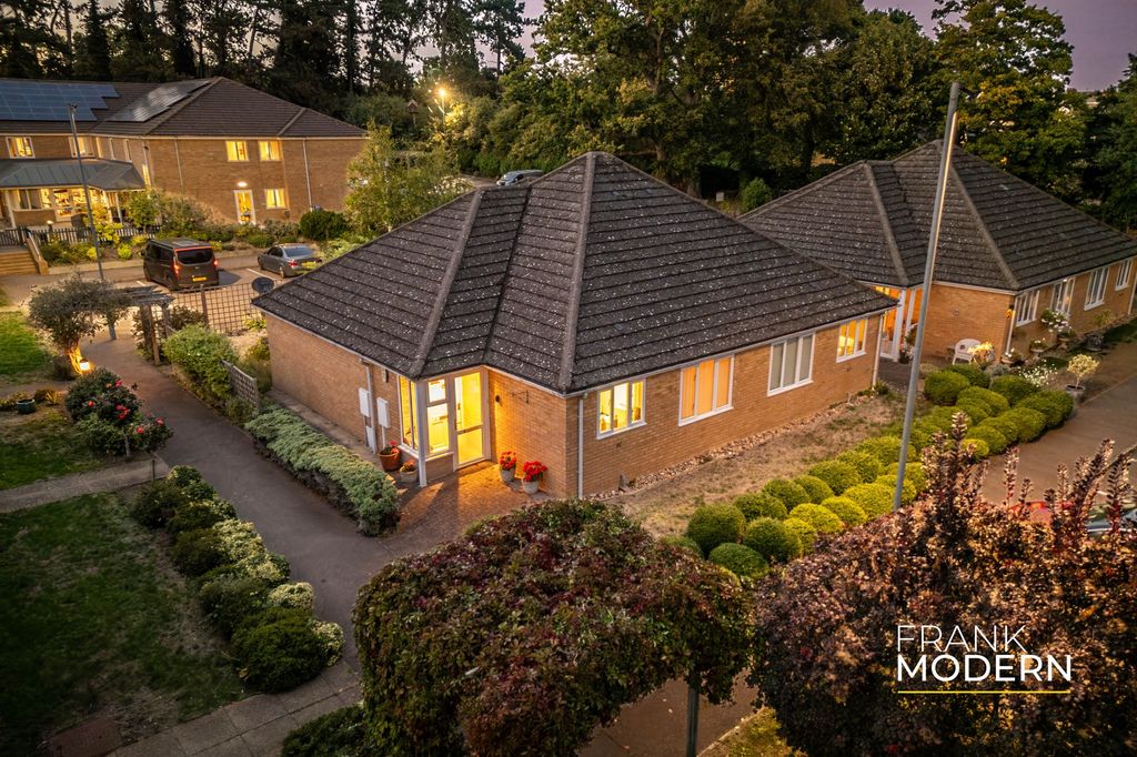 Property photo 1 of 40 Dusk