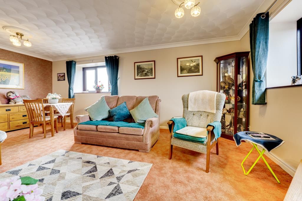 Property photo 3 of 12 24 Cleaver Court, Station Road, Kettering-9.Jpg