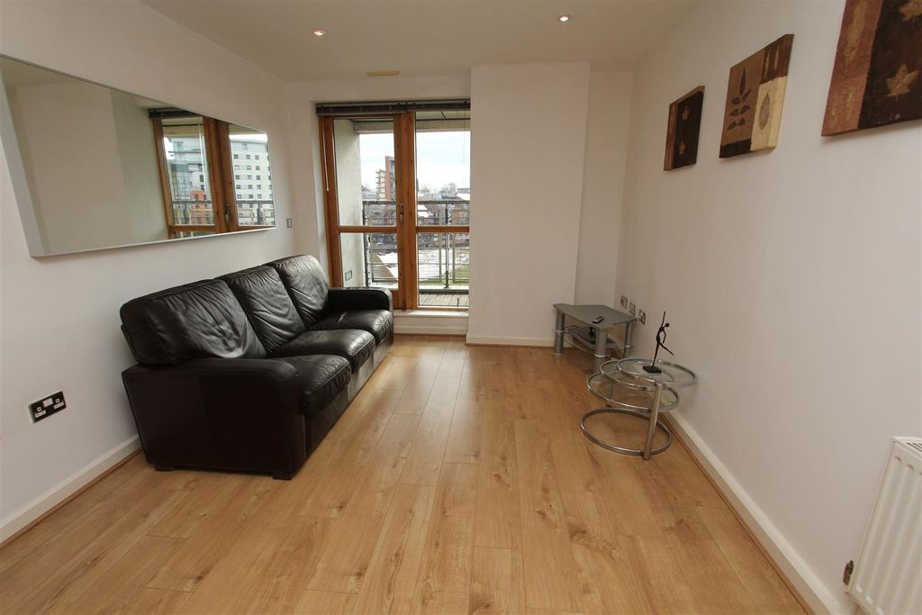 Property photo 1 of 10 Living Room.Jpg