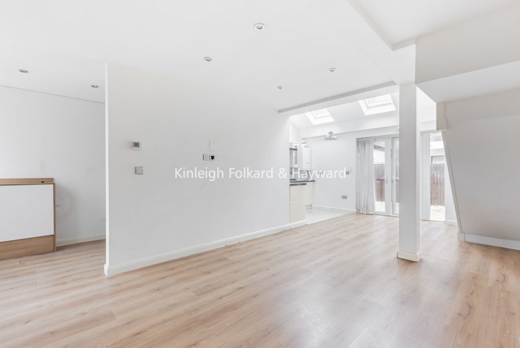 Property photo 2 of 7 36069846-Aea9-4776-8