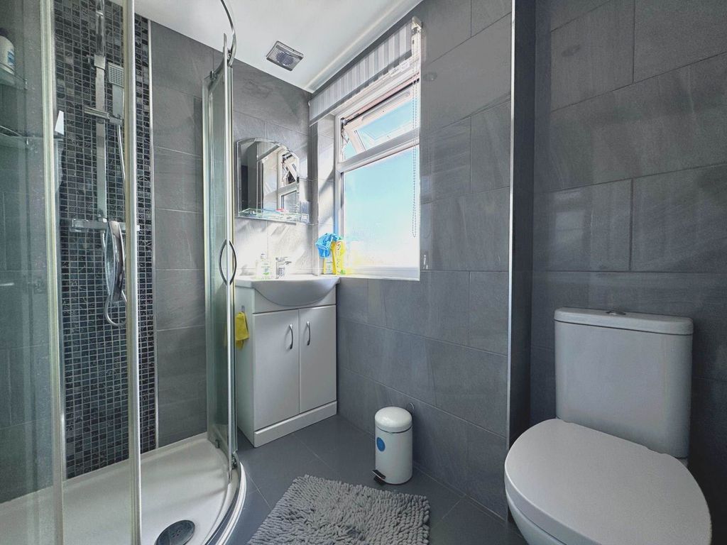 Property photo 3 of 3