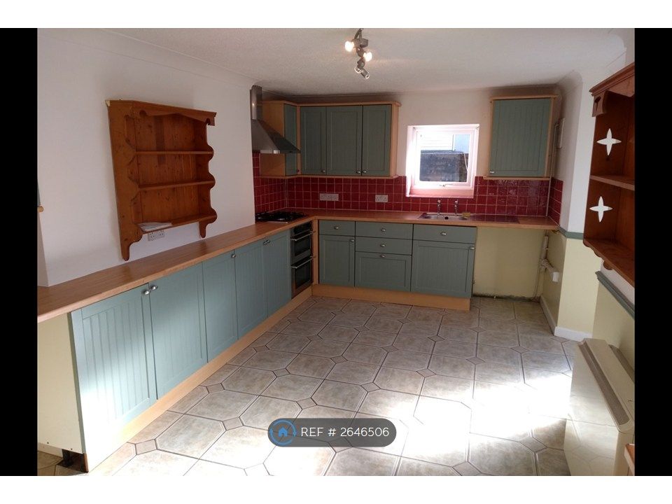 Property photo 3 of 24 Kitchen