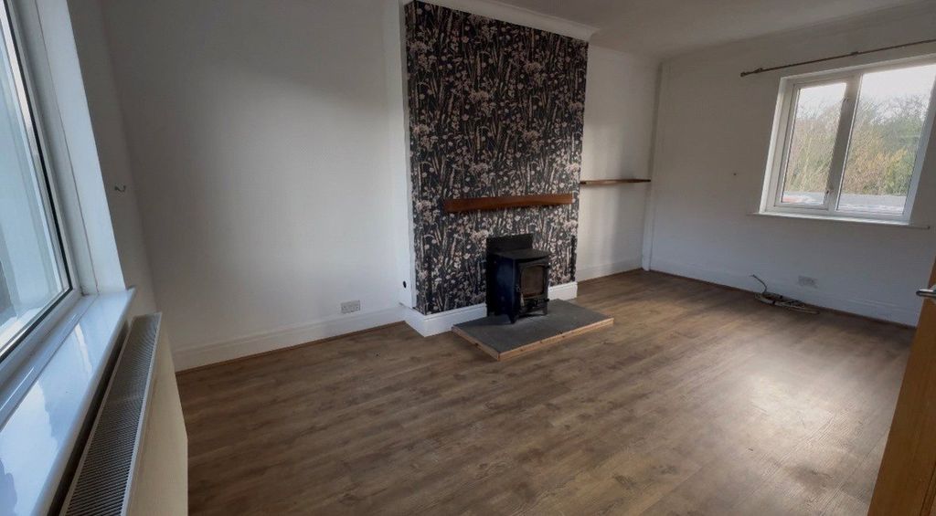 Property photo 2 of 13 Picture No. 33