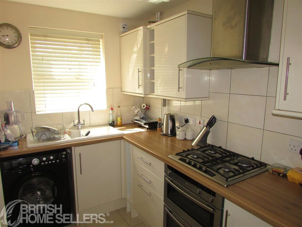 Property photo 2 of 15 Picture No. 12