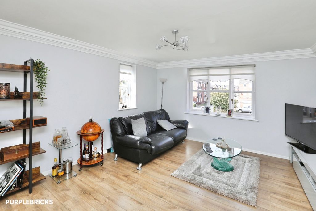 Property photo 3 of 21