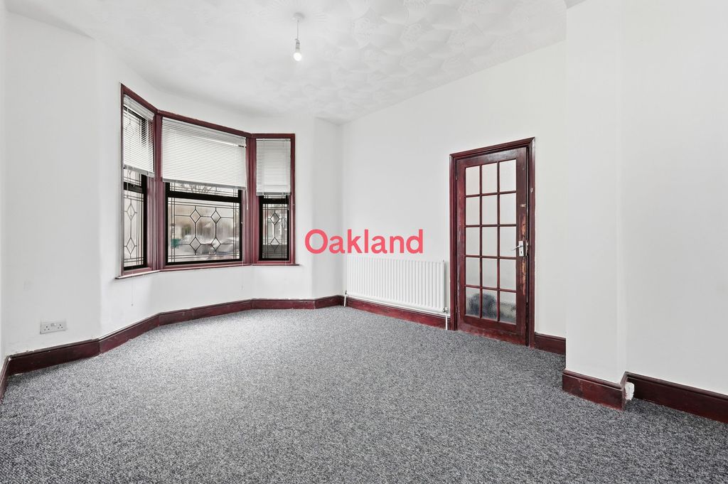 Property photo 3 of 28