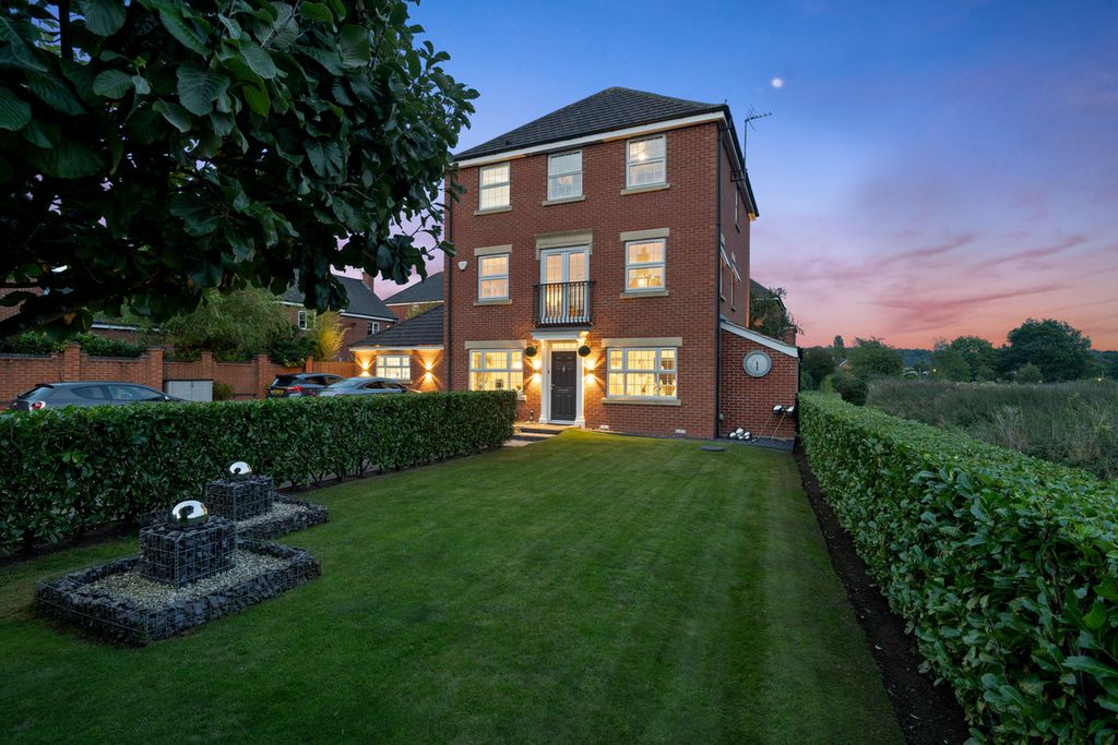 Property photo 2 of 47