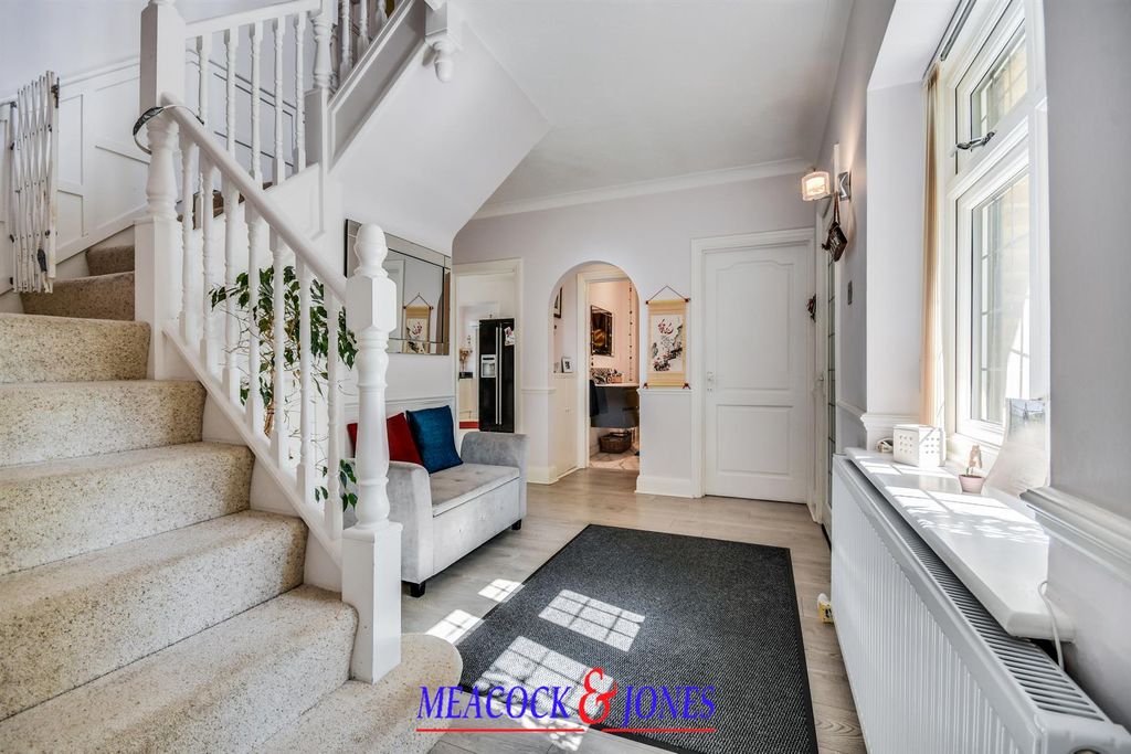 Additional image 4 of 5 bed detached house for saleHillwood Grove, Hutton Mount, Brentwood CM13