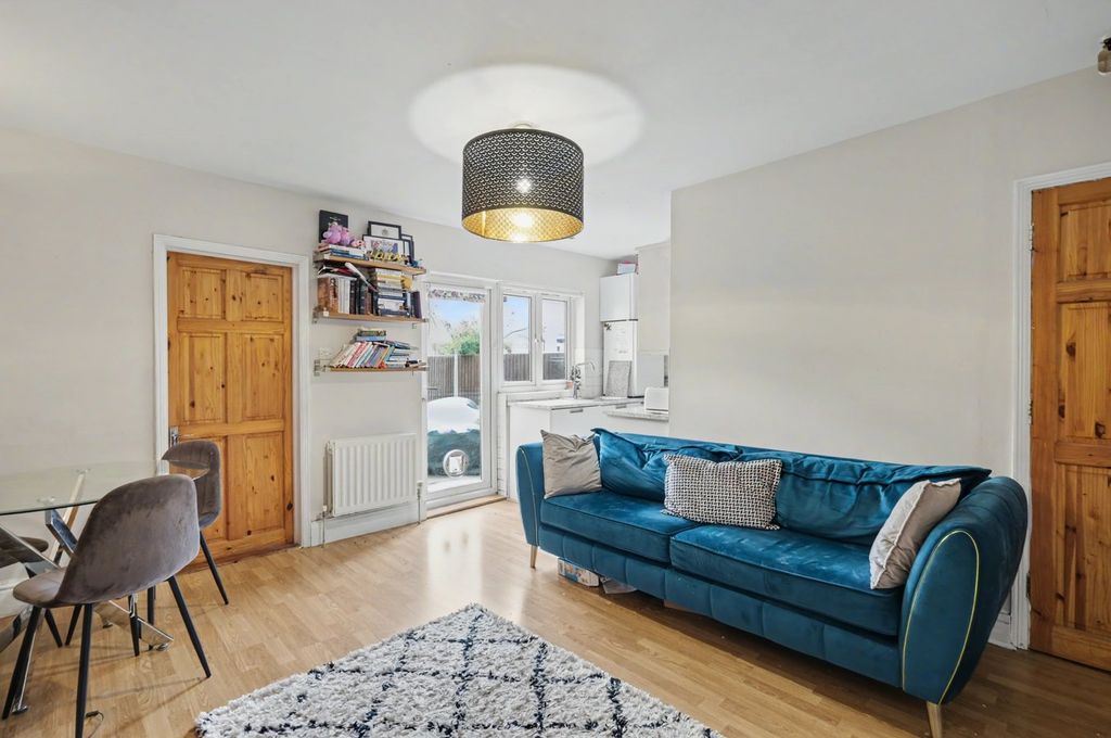 Property photo 3 of 9