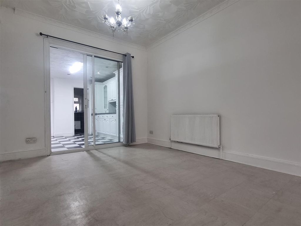 Property photo 3 of 13 Dining.Jpg