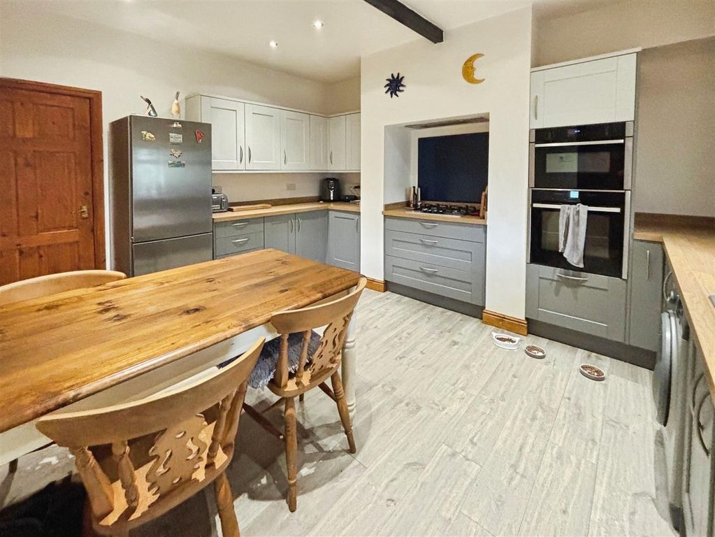 Property photo 3 of 23 Dining Kitchen