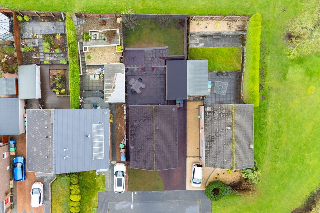 Property photo 2 of 32