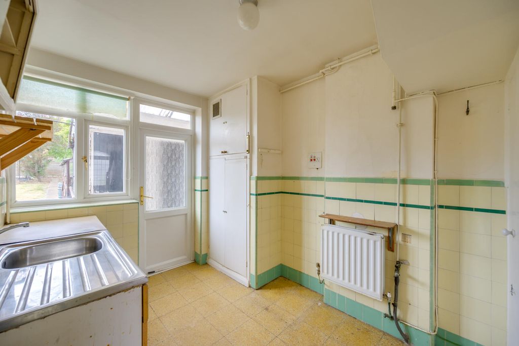 Property photo 3 of 19 Utility Room