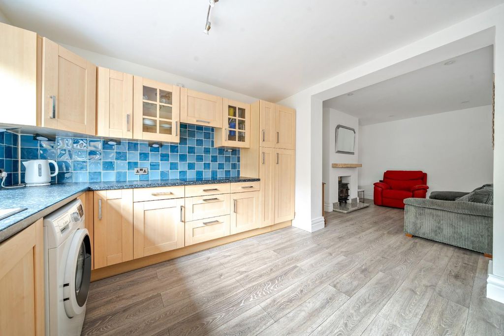 Property photo 3 of 20 1372828-2-68Fa07E481076.Jpg