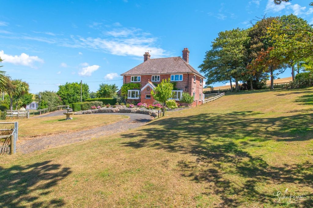 Property photo 1 of 79 Welcome To Rowborough House