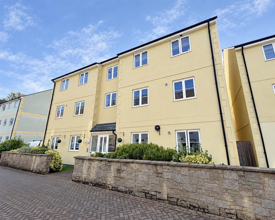 Property photo 1 of 11 C2A85128-868C-4997-B496-3A9611Db62A0.Jpeg