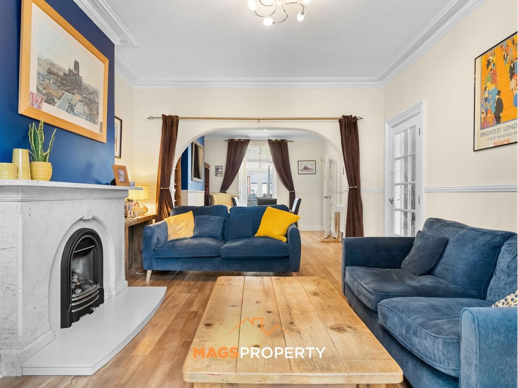 Property photo 2 of 39
