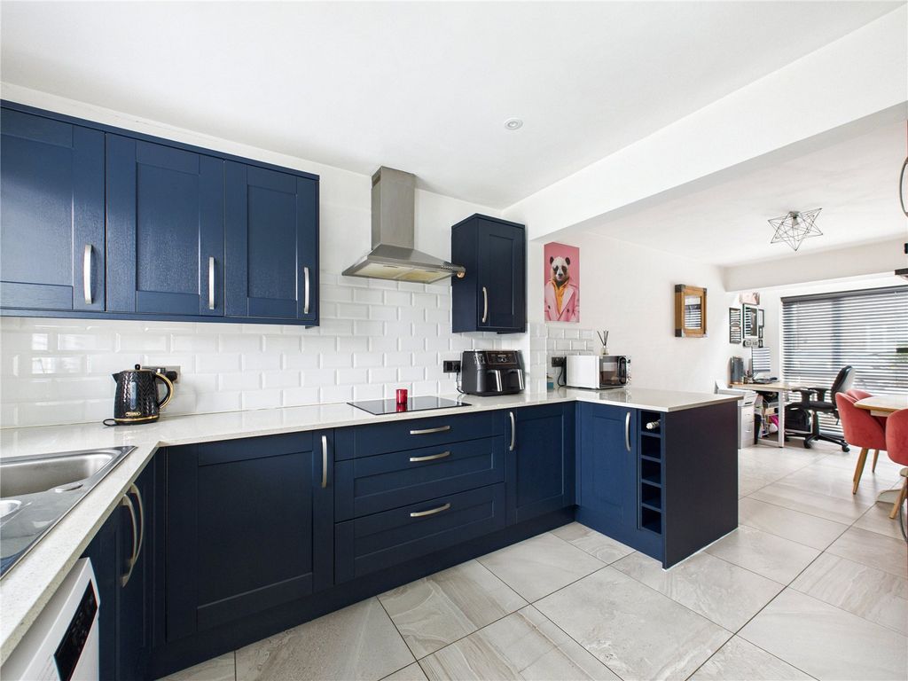 Property photo 2 of 16 Picture No. 08