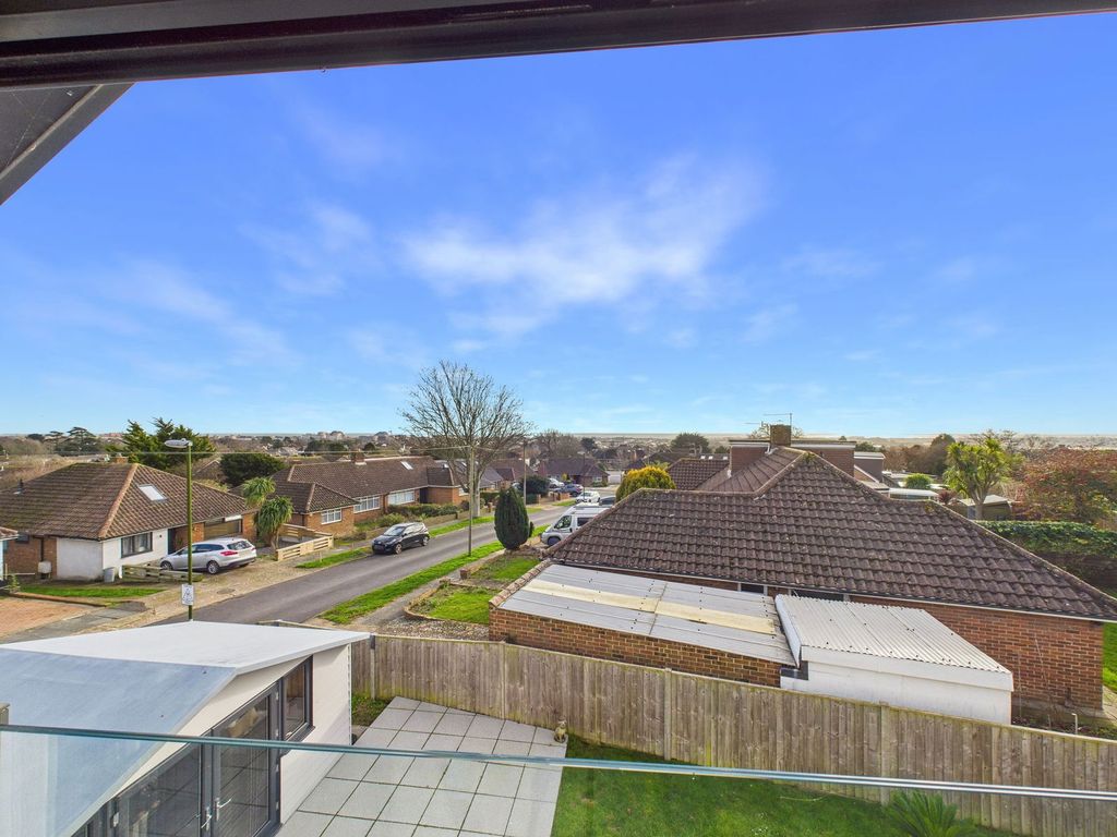 Property photo 3 of 36