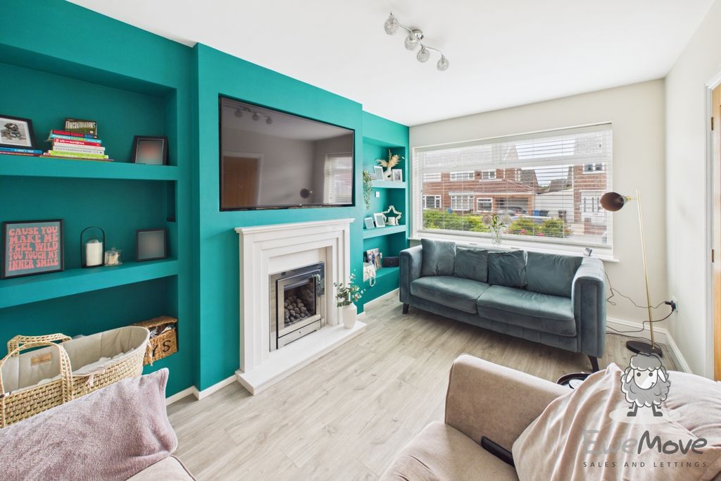 Property photo 2 of 13 5