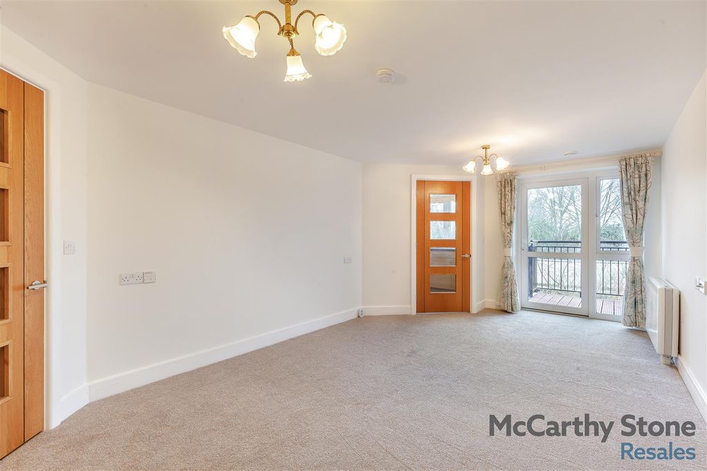 Property photo 1 of 21 8637548-Interior06.Jpg