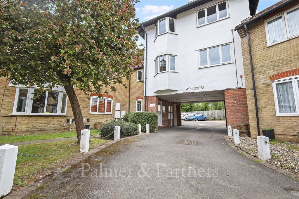 Property photo 1 of 6 External