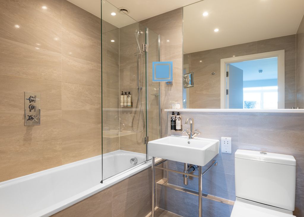 Additional image 15 of 3 bed flat for saleTrebetherick PL27