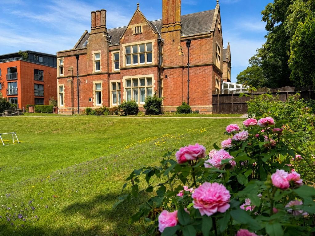 Property photo 1 of 60