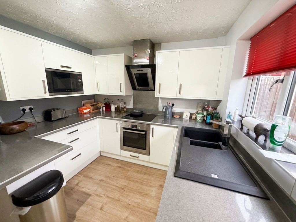 Property photo 3 of 26